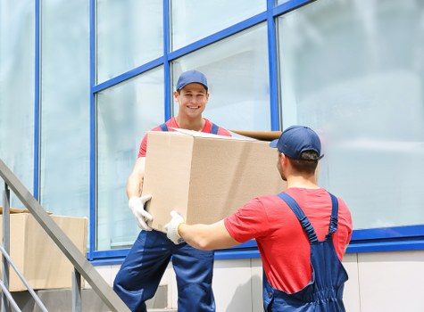 Professional removal van planning and packing in South Kensington