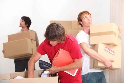 Flexible local moving van service for South Kensington customers
